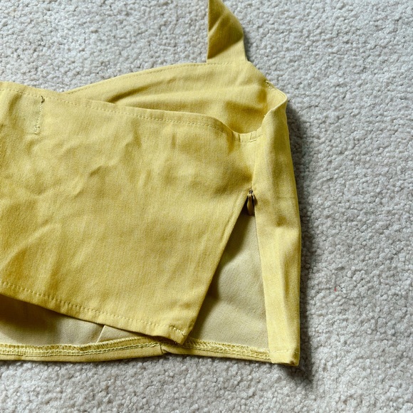 Cropped Halter Top - Picture 5 of 6